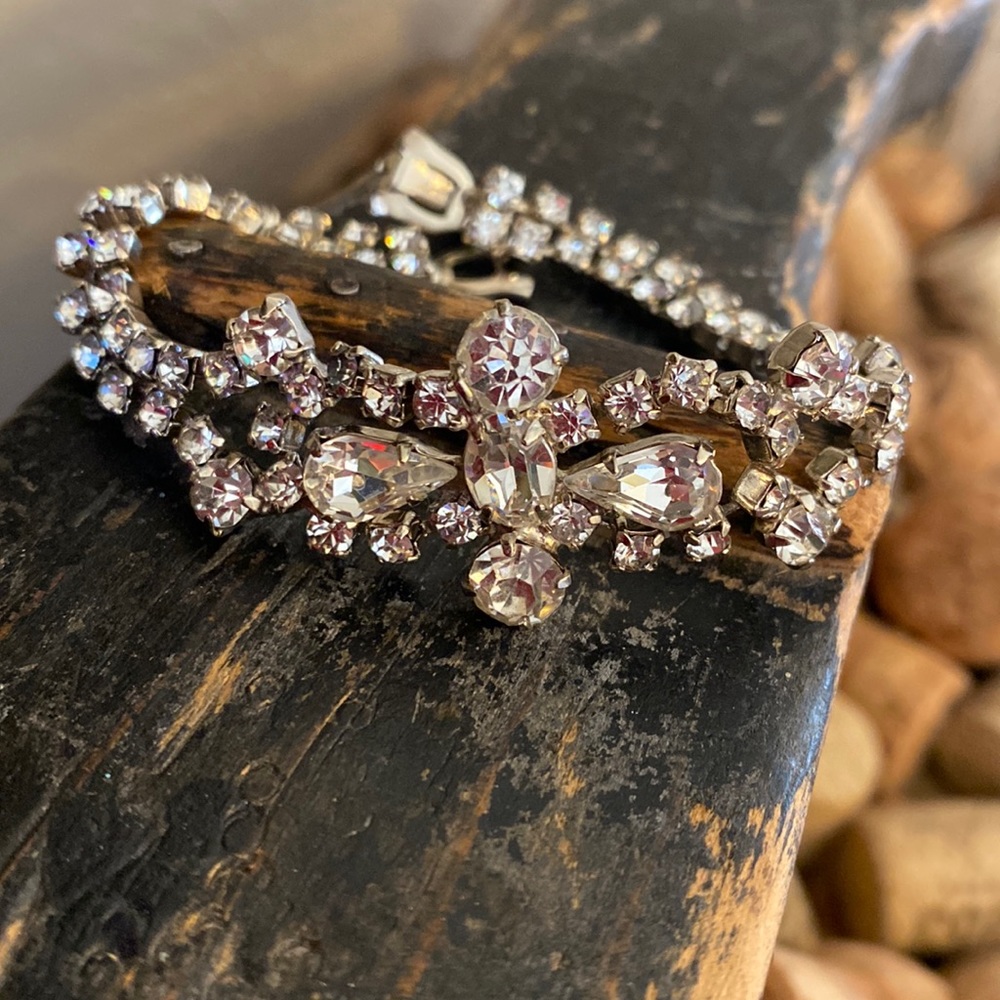 Vintage Silvertone SMART SET 5th Avenue Clear Rhinestone bracelet